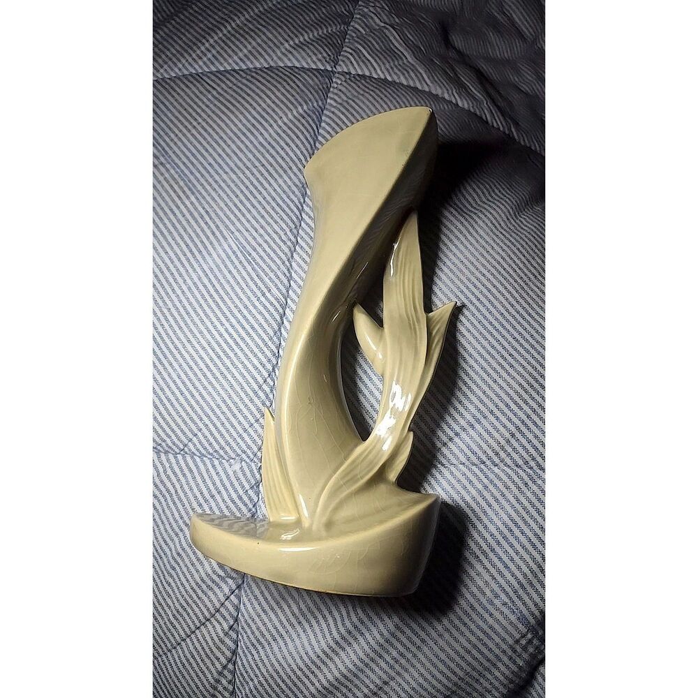 Roseville Pottery 1004-9 Leaf Vase Pale Celadon Green Impressed Mark USA Good